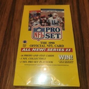 FOOTBALL CARDS... NFL...
